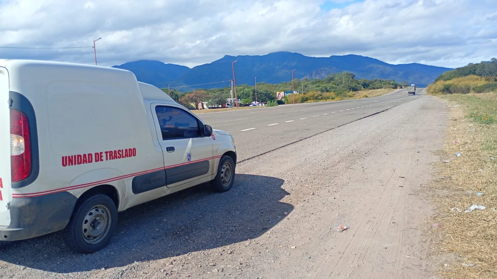 Ambulancia Ratto — Unidad de traslado en autopista